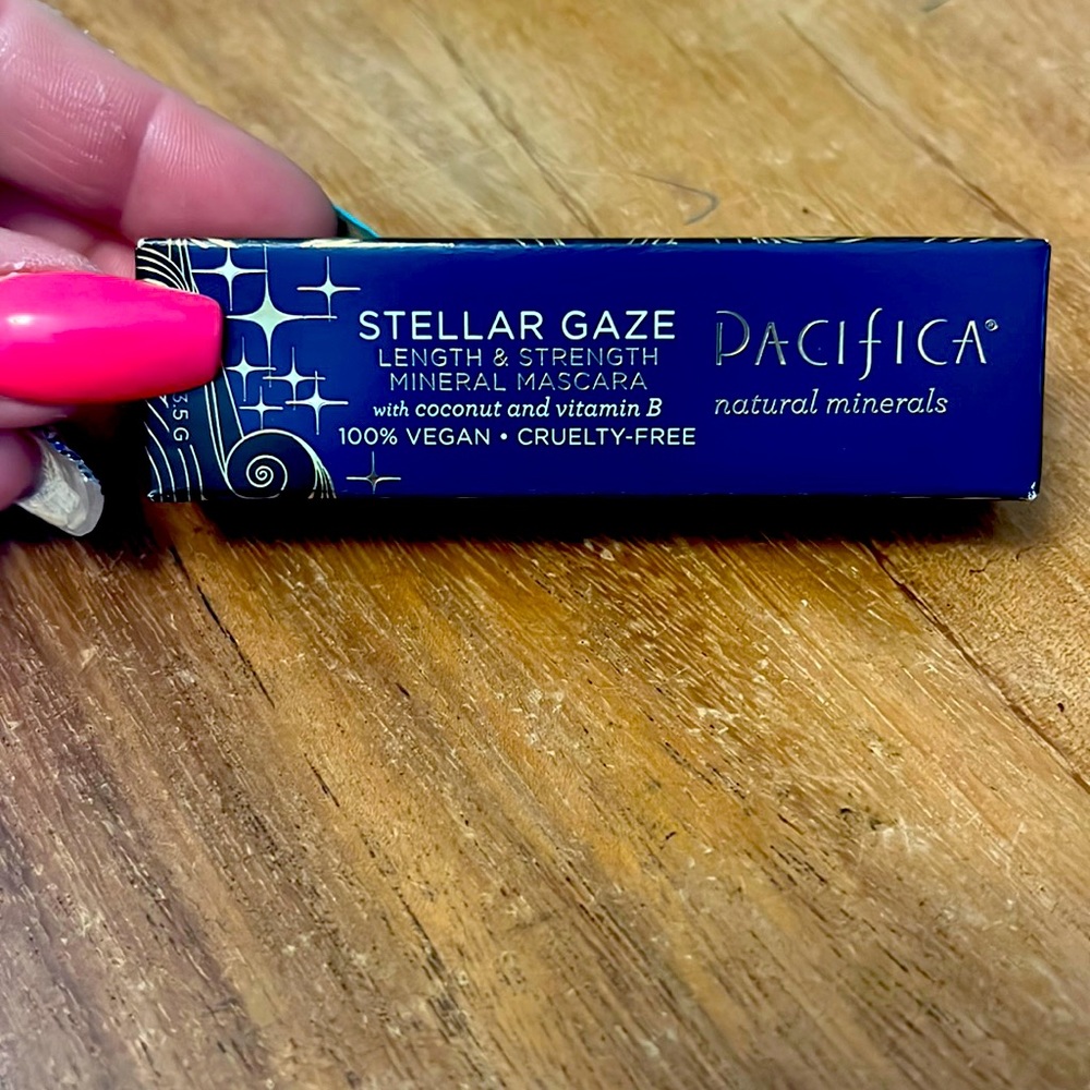 Pacifica Stellar Gaze Length & Strength Mineral Mascara